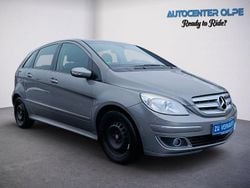 Grau Gebraucht 2005 Mercedes 200 Limousine | 2.999 € (Superpreis)