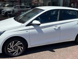 Weiß Neu 2025 Hyundai i20 Trend Limousine | 18.990 € (Guter Preis)