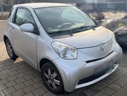 Silber Gebraucht 2009 Toyota iQ Kleinwagen | 4.400 € (Fairer Preis)
