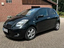 Schwarz Gebraucht 2011 Toyota Platz Kleinwagen | 4.799 €