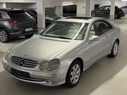 Grau Gebraucht 2002 Mercedes CLK200 Coupé | 3.499 € (Fairer Preis)