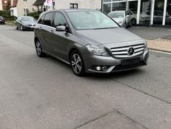 Grau Gebraucht 2013 Mercedes B200 Van / Kleinbus | 7.600 € (Fairer Preis)