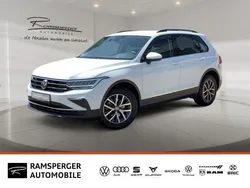 Weiß (0q pure white) Gebraucht 2023 VW Tiguan Life SUV | 29.990 € (Fairer Preis)