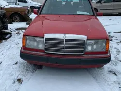Rot Gebraucht 1993 Mercedes 220 Kombi | 1.300 €