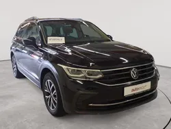 Deep black perleffekt Gebraucht 2022 VW Tiguan Life SUV | 26.790 € (Superpreis)