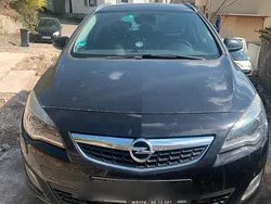 Schwarz Gebraucht 2011 Opel Astra Kombi | 2.900 € (Guter Preis)