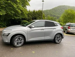 Silber Gebraucht 2023 Hyundai Kona SUV | 17.888 €