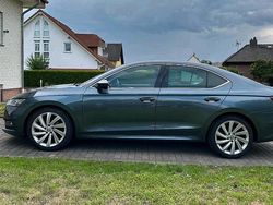 Grau Gebraucht 2022 Skoda Octavia Limousine | 23.500 € (Fairer Preis)
