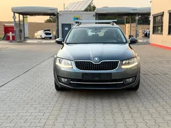Grau Gebraucht 2014 Skoda Octavia Kombi | 7.800 € (Fairer Preis)