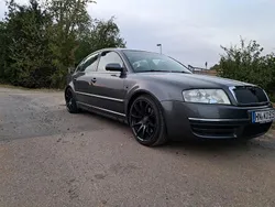 Grau Gebraucht 2002 Skoda Superb Elegance Limousine | 3.499 €