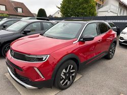 Rot Gebraucht 2022 Opel Mokka-e Elegance SUV | 18.990 € (Fairer Preis)