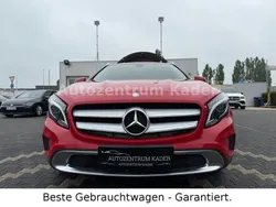 Rot Gebraucht 2016 Mercedes GLA250 SUV | 19.900 € (Fairer Preis)