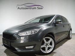 Grau Gebraucht 2017 Ford Focus Business Edition Limousine | 7.490 € (Fairer Preis)