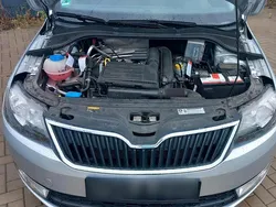 Silber Gebraucht 2016 Skoda Rapid Kombi | 8.200 € (Fairer Preis)