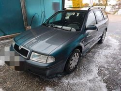 Grau Gebraucht 2004 Skoda Octavia Ambiente Kombi | 700 € (Superpreis)