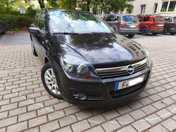 Schwarz Gebraucht 2004 Opel Astra Cosmo Limousine | 2.950 € (Fairer Preis)