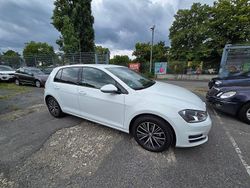 Weiß Gebraucht 2017 VW Golf VII Allstar Limousine | 7.650 € (Fairer Preis)
