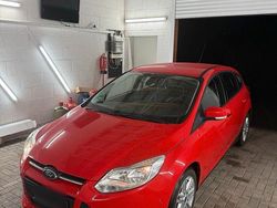 Rot Gebraucht 2013 Ford Focus Kleinwagen | 4.000 € (Guter Preis)