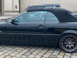 Schwarz Gebraucht 2001 BMW 320 Cabriolet Cabrio | 8.700 €
