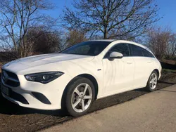 Weiß Gebraucht 2020 Mercedes CLA250e Shooting Brake Kombi | 24.900 € (Fairer Preis)