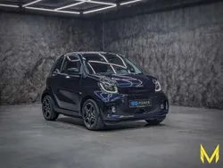 Blau (sapphire blue metallic) Gebraucht 2023 Smart ForTwo Electric Drive Prime Exclusive Cabrio | 26.222 €