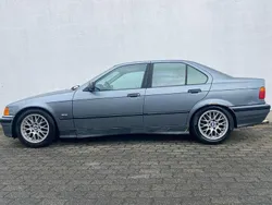 Fjordgrau Gebraucht 1996 BMW 320 Limousine | 4.990 € (Fairer Preis)