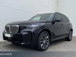Saphirschwarz metallic Gebraucht 2024 BMW X5 Comfort Edition SUV | 79.949 € (Superpreis)