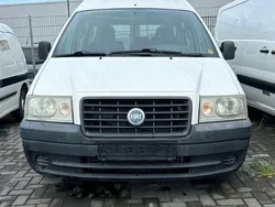 Weiss Gebraucht 2005 Fiat Scudo Van / Kleinbus | 990 €