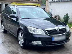 Schwarz Gebraucht 2009 Skoda Octavia Kombi | 2.799 € (Superpreis)