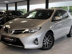 Silber Gebraucht 2015 Toyota Auris Touring Sports Edition Kombi | 9.800 € (Etwas zu teuer)