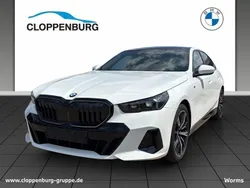 Alpinweiss iii Neu 2025 BMW 520 M Sport Limousine | 65.150 € (Fairer Preis)