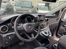 Silber Gebraucht 2016 Mercedes V220 Van / Kleinbus | 26.800 € (Fairer Preis)