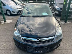Schwarz Gebraucht 2009 Opel Astra GTC Selection Limousine | 2.699 € (Fairer Preis)