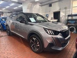 Grau Gebraucht 2023 Peugeot 2008 GT SUV | 22.990 € (Fairer Preis)