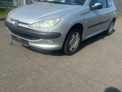 Silber Gebraucht 2003 Peugeot 206 Kleinwagen | 1.950 € (Teuer)