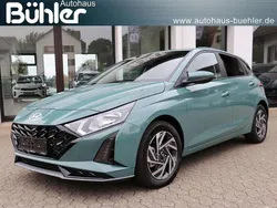 Mangrove green metallic Neu 2024 Hyundai i20 Trend Kleinwagen | 18.950 € (Guter Preis)