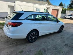 Weiß Gebraucht 2016 Opel Astra Kombi | 4.850 € (Fairer Preis)