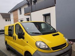 Gelb Gebraucht 2005 Opel Vivaro Van / Kleinbus | 3.600 €