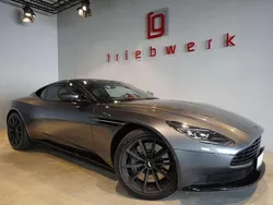 Grau Gebraucht 2022 Aston Martin DB11 Coupé | 138.941 € (Fairer Preis)