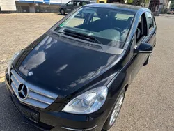 Schwarz Gebraucht 2010 Mercedes B180 Sport Edition Van / Kleinbus | 5.990 € (Fairer Preis)