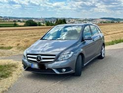 Grau Gebraucht 2012 Mercedes B180 Van / Kleinbus | 10.800 € (Fairer Preis)