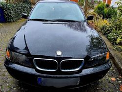 Schwarz Gebraucht 2005 BMW 318 Exclusive Limousine | 2.500 € (Fairer Preis)
