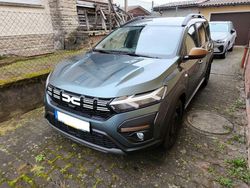 Grün Gebraucht 2023 Dacia Jogger Extreme Van / Kleinbus | 19.500 € (Etwas zu teuer)