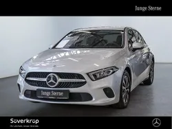 Silber Gebraucht 2022 Mercedes A180 Limousine | 25.290 € (Guter Preis)