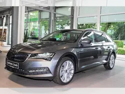 Grau (graphite grau metallic) Neu 2024 Skoda Superb Style Kombi | 41.990 € (Fairer Preis)