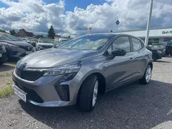 Grau Gebraucht 2024 Renault Clio V Evolution Limousine | 18.998 € (Teuer)
