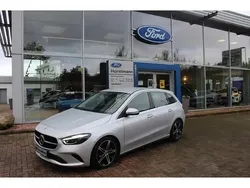 Iridiumsilber metalliclack Gebraucht 2023 Mercedes B250 Van / Kleinbus | 35.950 € (Guter Preis)