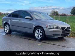 Grau Gebraucht 2006 Volvo S40 Kinetic Limousine | 2.999 €