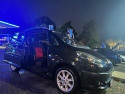 Schwarz Gebraucht 2006 Peugeot 1007 Kleinwagen | 2.000 € (Guter Preis)