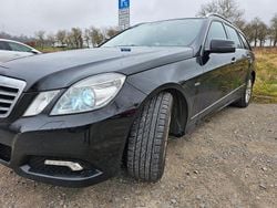 Schwarz Gebraucht 2010 Mercedes E350 Avantgarde Kombi | 5.000 € (Etwas zu teuer)